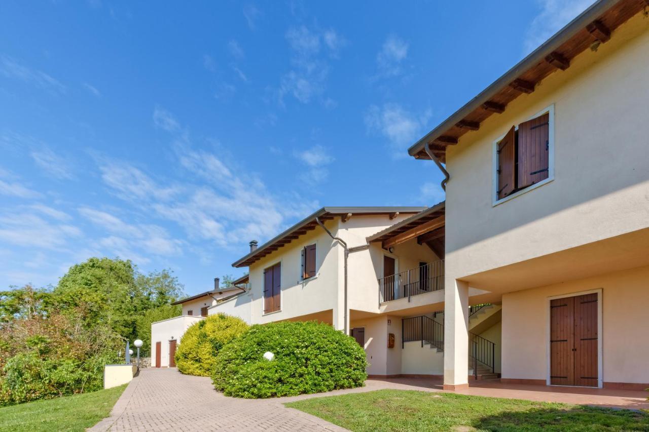 Golf Residenza Aparthotel Peschiera del Garda Exterior photo