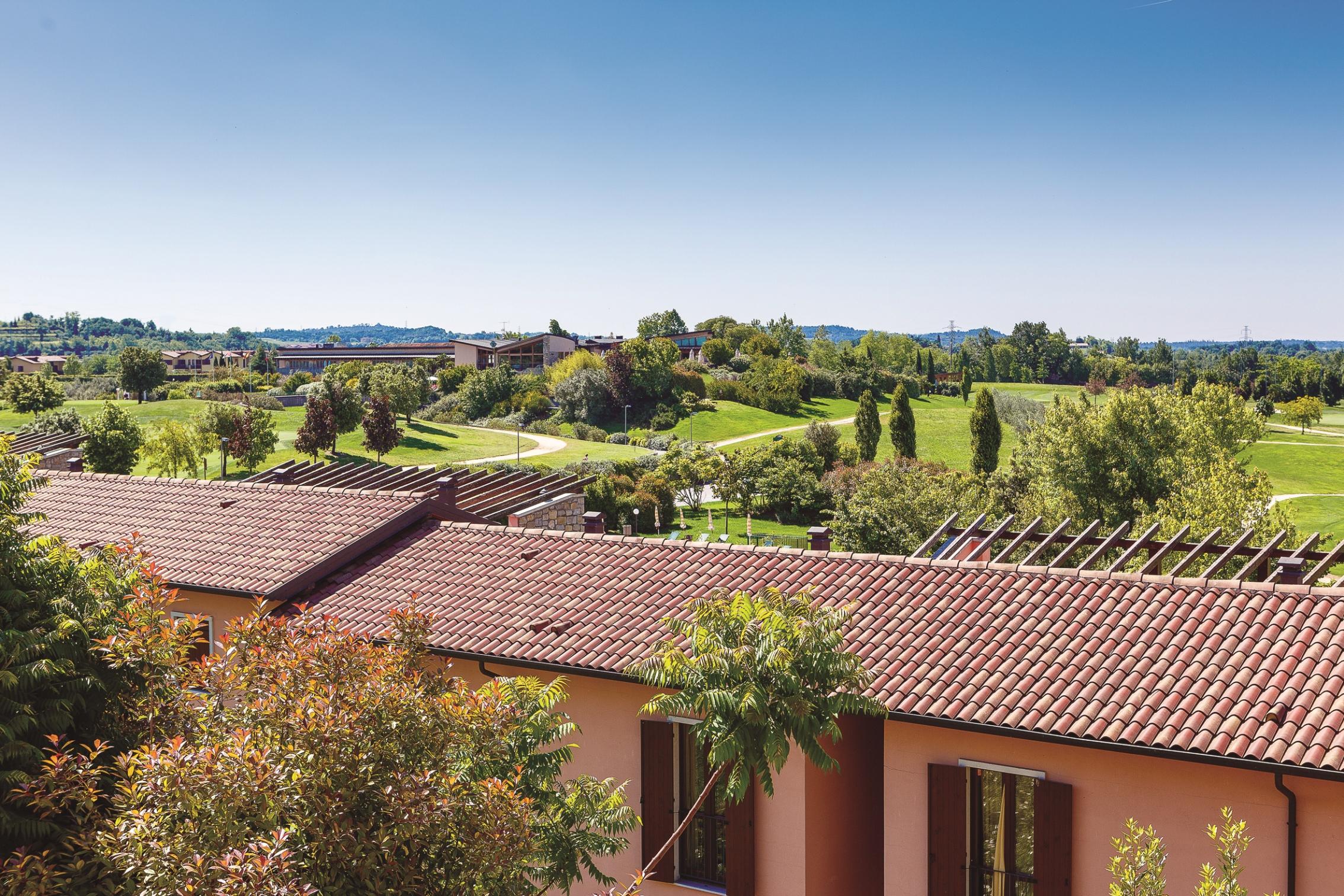 Golf Residenza Aparthotel Peschiera del Garda Exterior photo