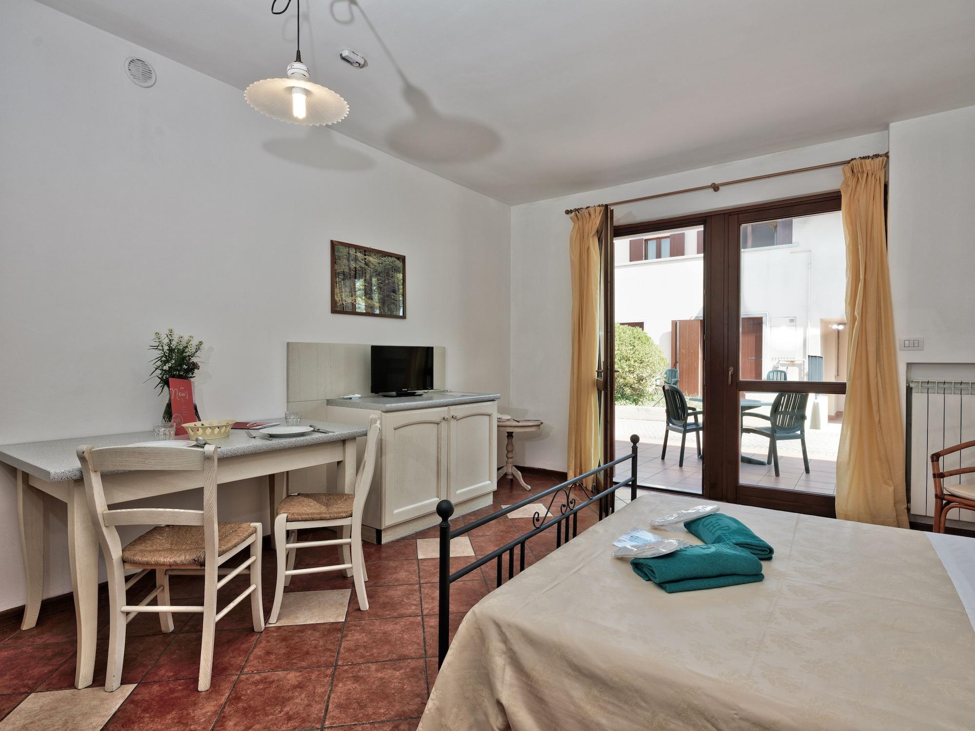 Golf Residenza Aparthotel Peschiera del Garda Exterior photo