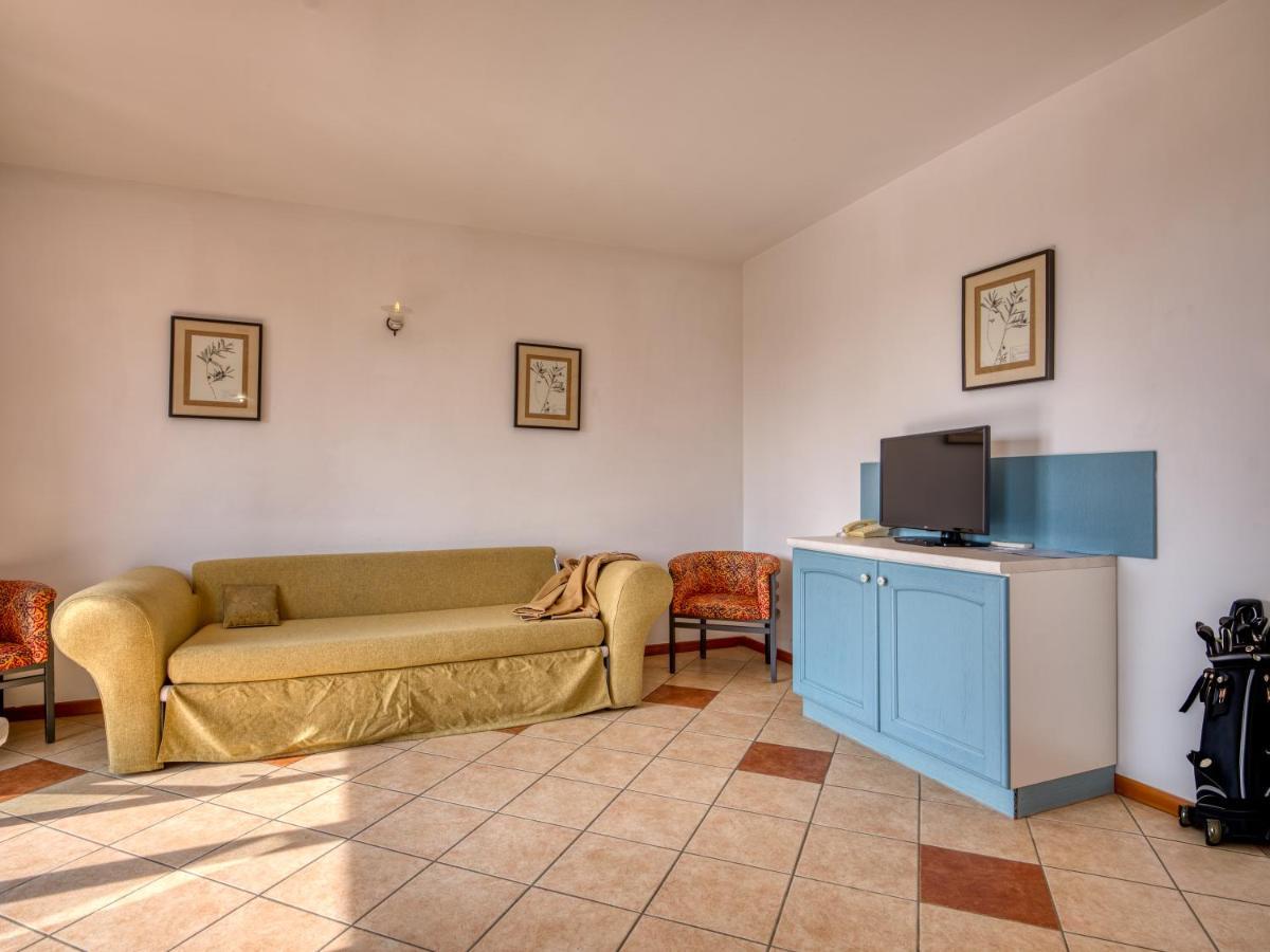 Golf Residenza Aparthotel Peschiera del Garda Room photo