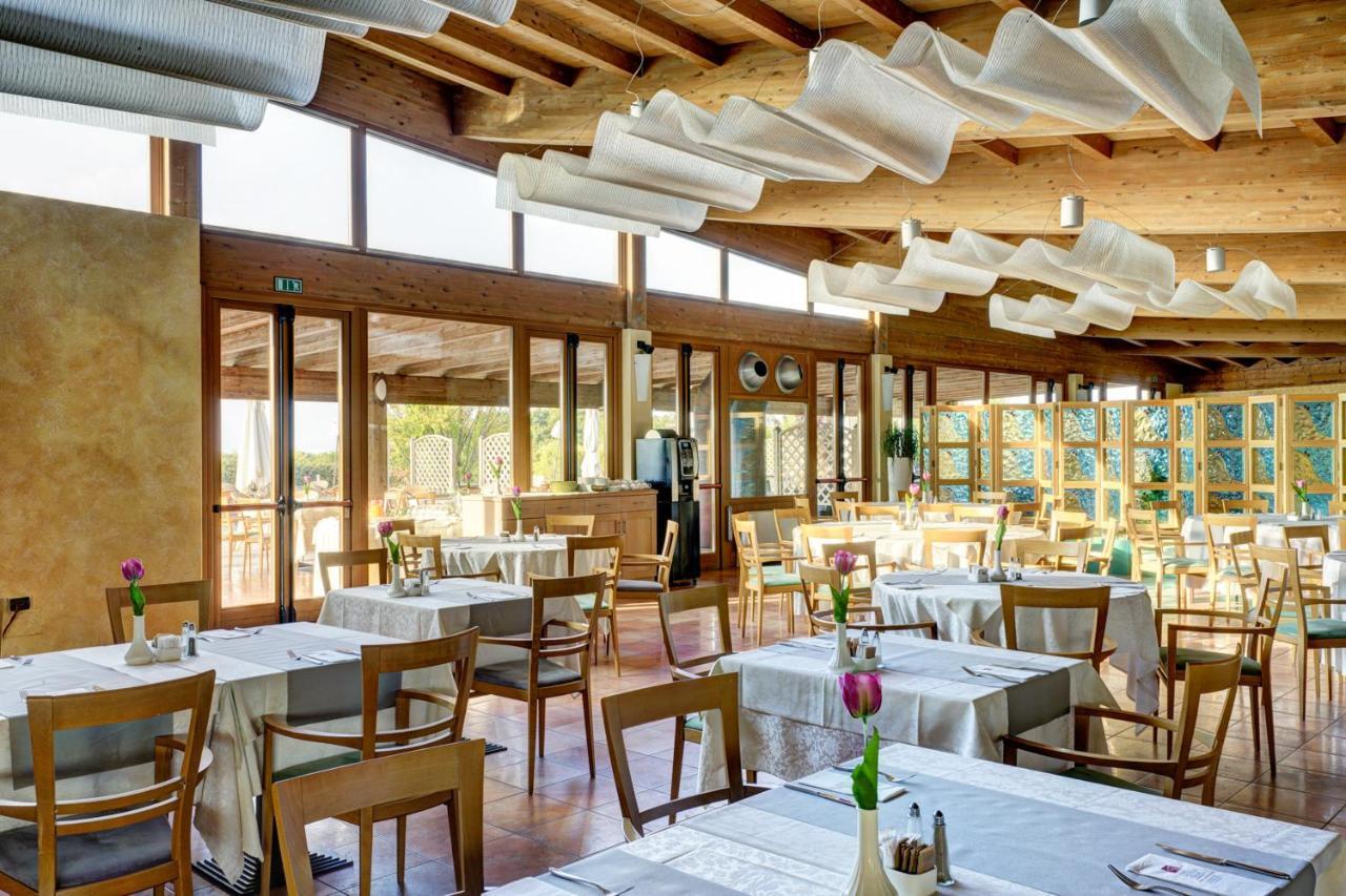 Golf Residenza Aparthotel Peschiera del Garda Exterior photo